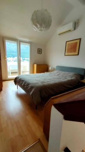 Sola - Cozy Apartment in Dubrovnik with Beautiful Scenery